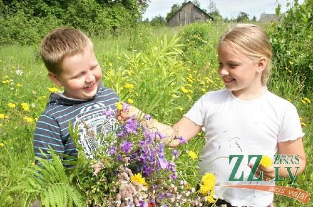 Visā Latvijā šodien gaidāms neliels lietus, piektdien un sestdien kļūs siltāks