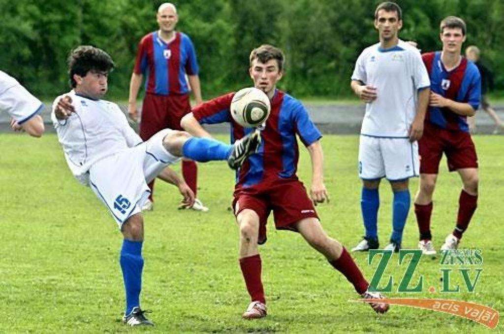 Futbols. «Jelgava-2» pirmajā līgā piekāpjas FK «Daugava/RFS» komandai (ar foto)