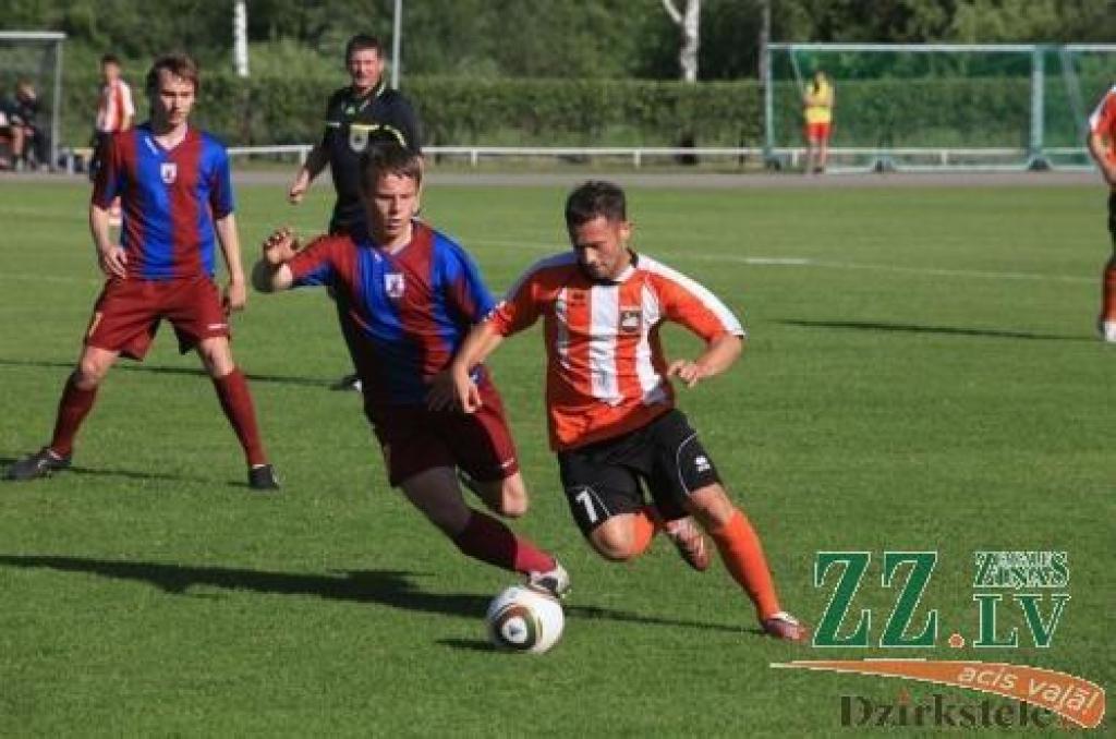 Futbols. Gulbenē FK «Jelgava-2» spēli ar «Gulbene-2005» vēroja 1200 skatītāju