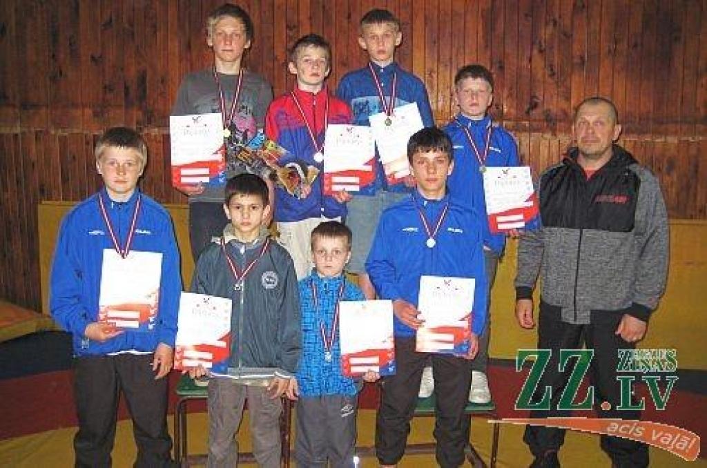 Brīvā cīņa. «Miloniešiem» astoņas medaļas K.Kundziņa turnīrā