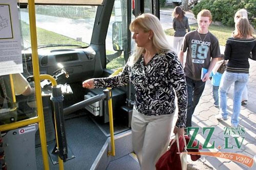 Jelgavniekiem piedāvās vienotu biļeti pilsētas autobusiem un vilcienam uz Rīgu