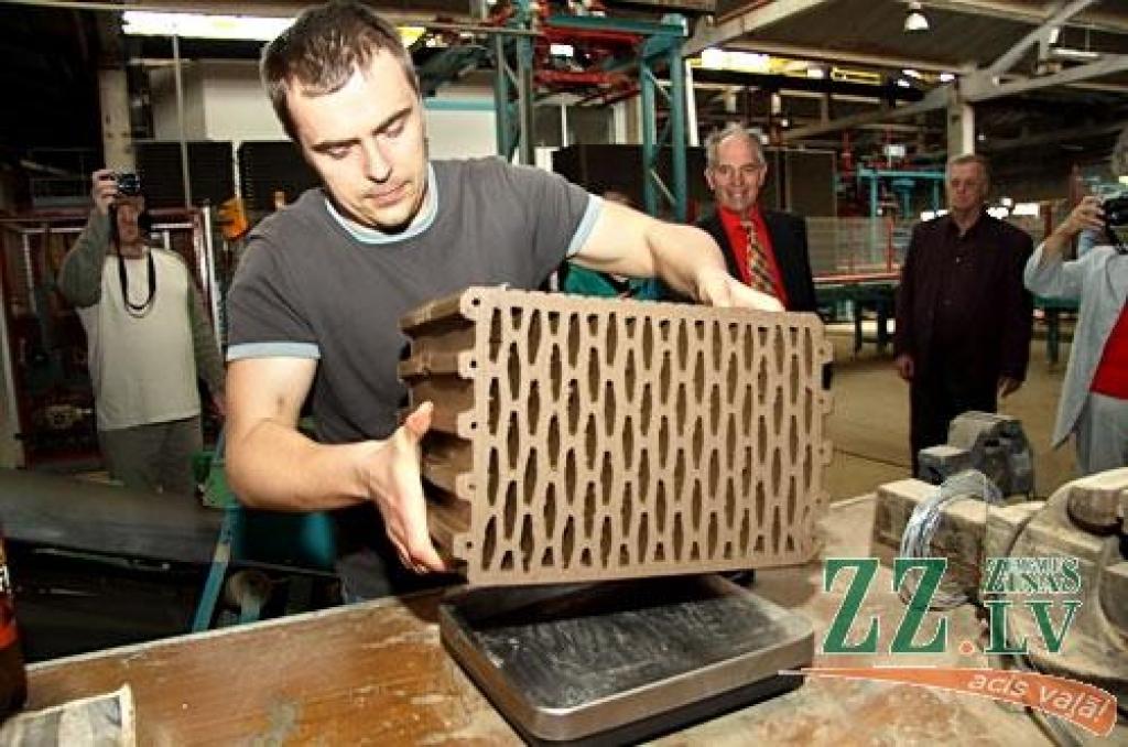 Ānē atsākta ražošana, paredzot ekonomikas uzlabošanos (ar foto)