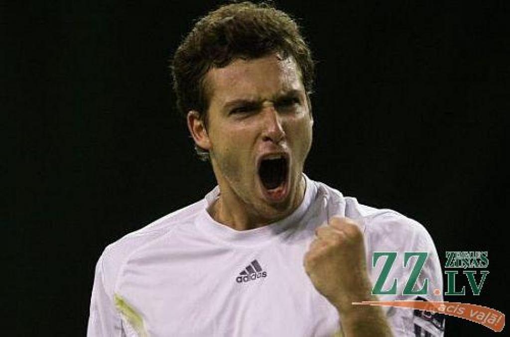 Teniss. Gulbis iekļūst Madrides «Masters» ceturtdaļfinālā, jāspēlē atkal ar Federeru