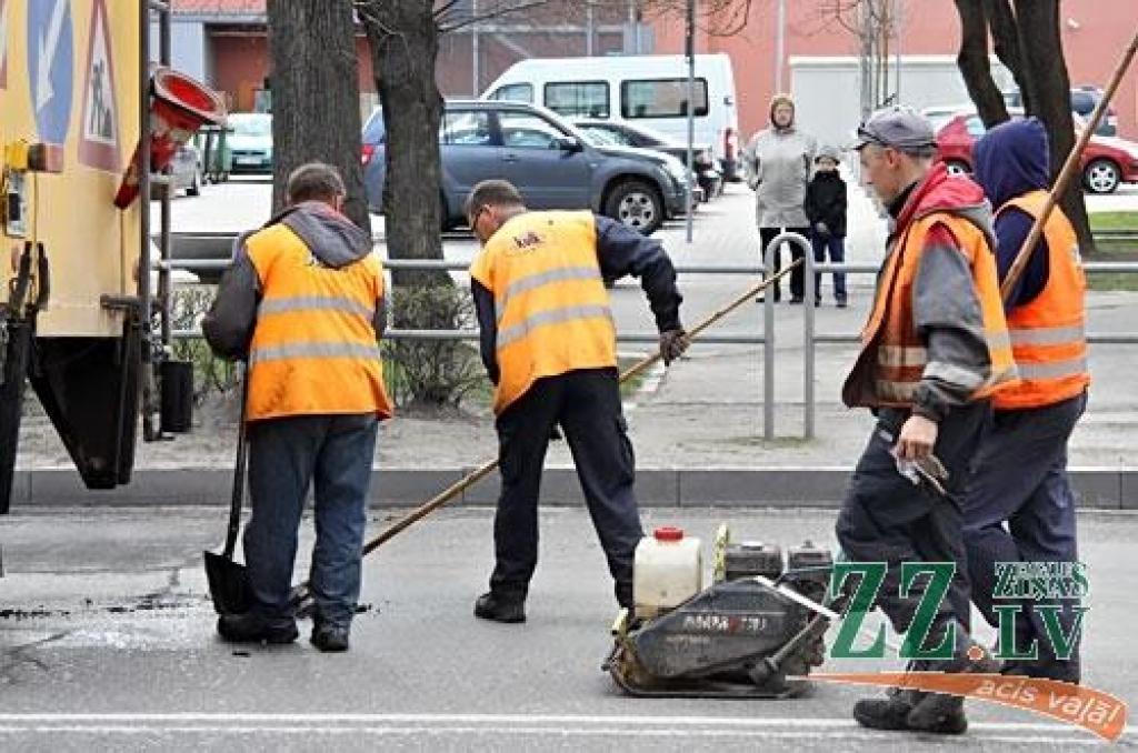 Aivara Blūmfelda atklātā vēstule Andrim Rāviņam par ielu seguma remontu un uzturēšanu