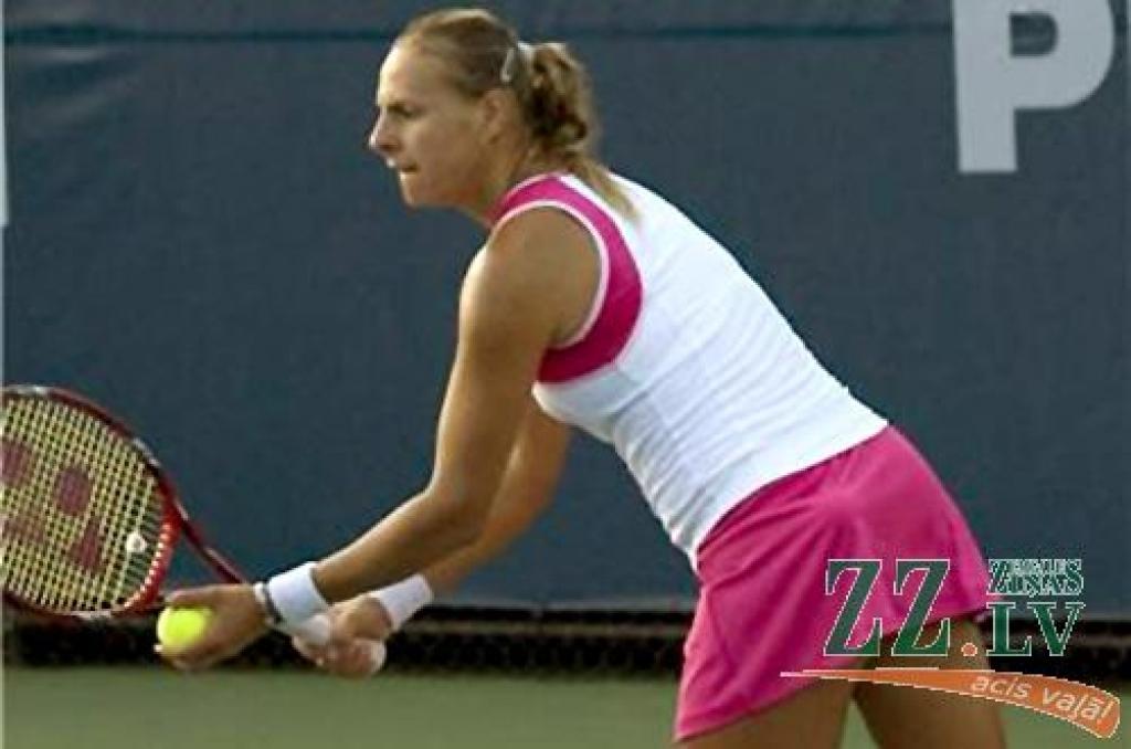 Teniss. L.Dekmeijere ar vieglu uzvaru vienspēlēs sāk ITF turnīru Meksikā