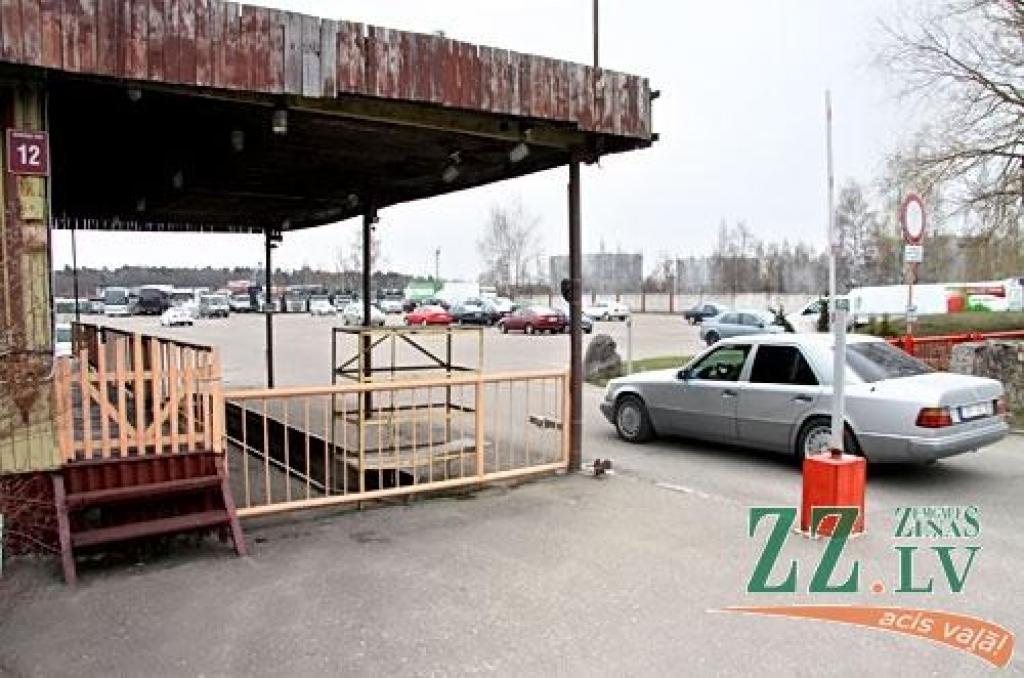 Meklē laukumu, kur likt evakuētās mašīnas