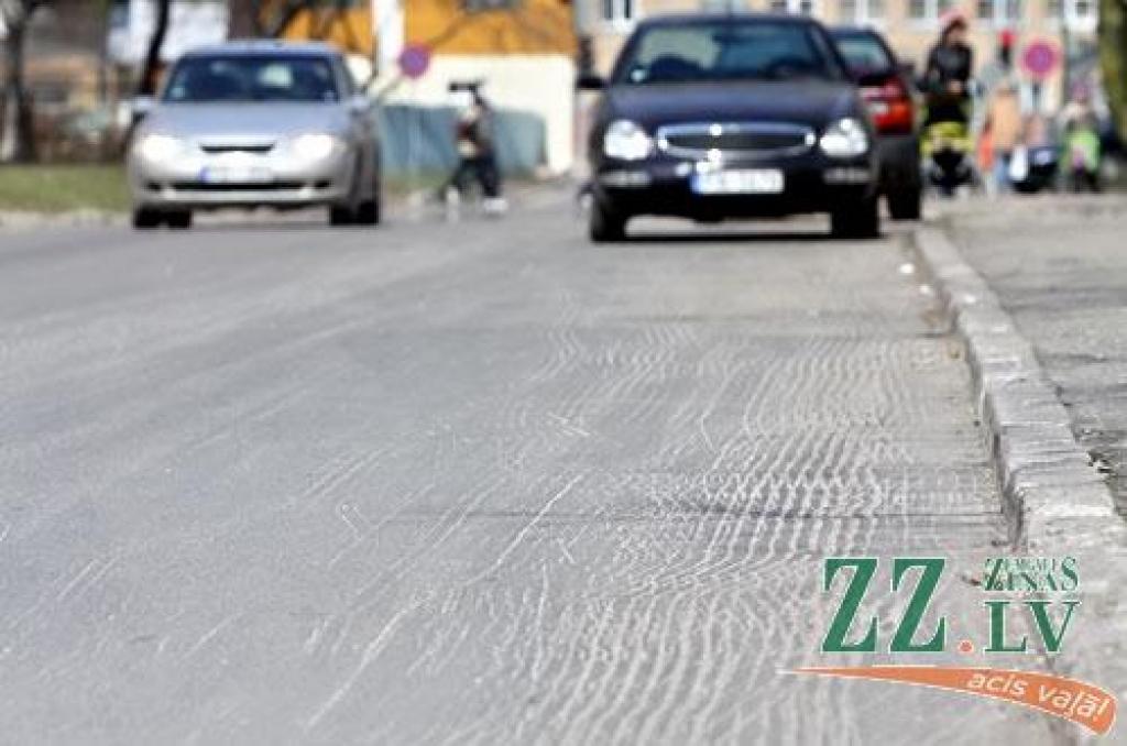 Par sabojātajām ielām Dome pret «Kulk» pretenziju vēl nevirzīs