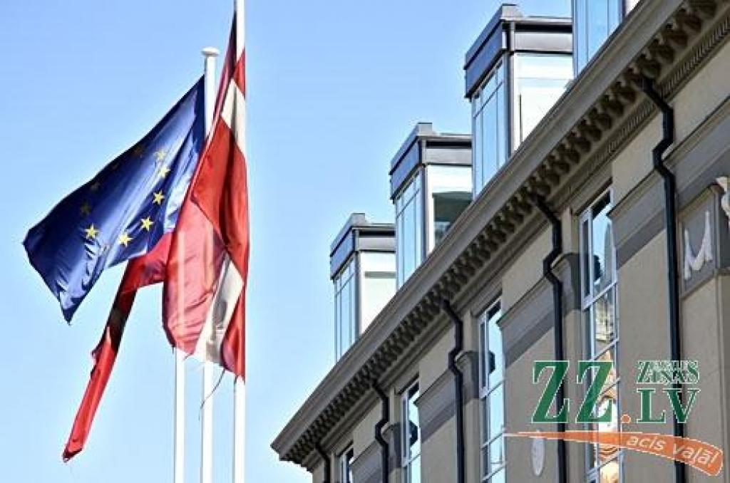 Sapluinīto karogu pie «Zemgales» sola drīz nomainīt