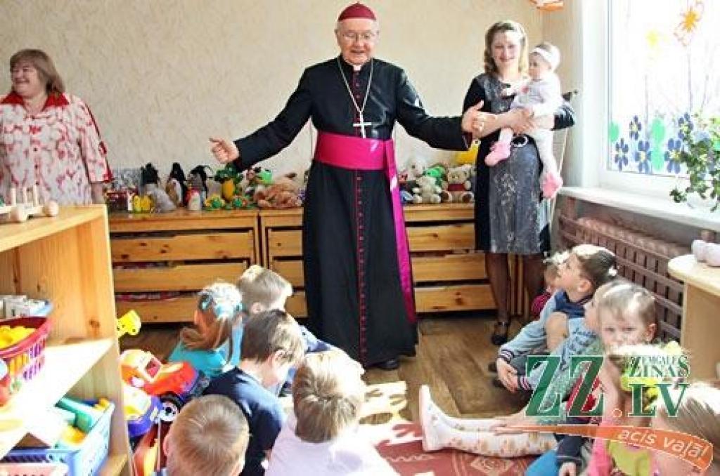 «Pasaciņa» svin 35.dzimšanas dienu (ar foto)
