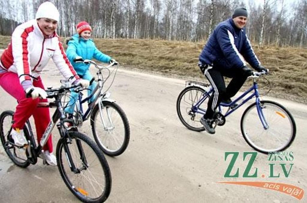 Velomode atgriežas pie ērtas un praktiskas braukšanas stila
