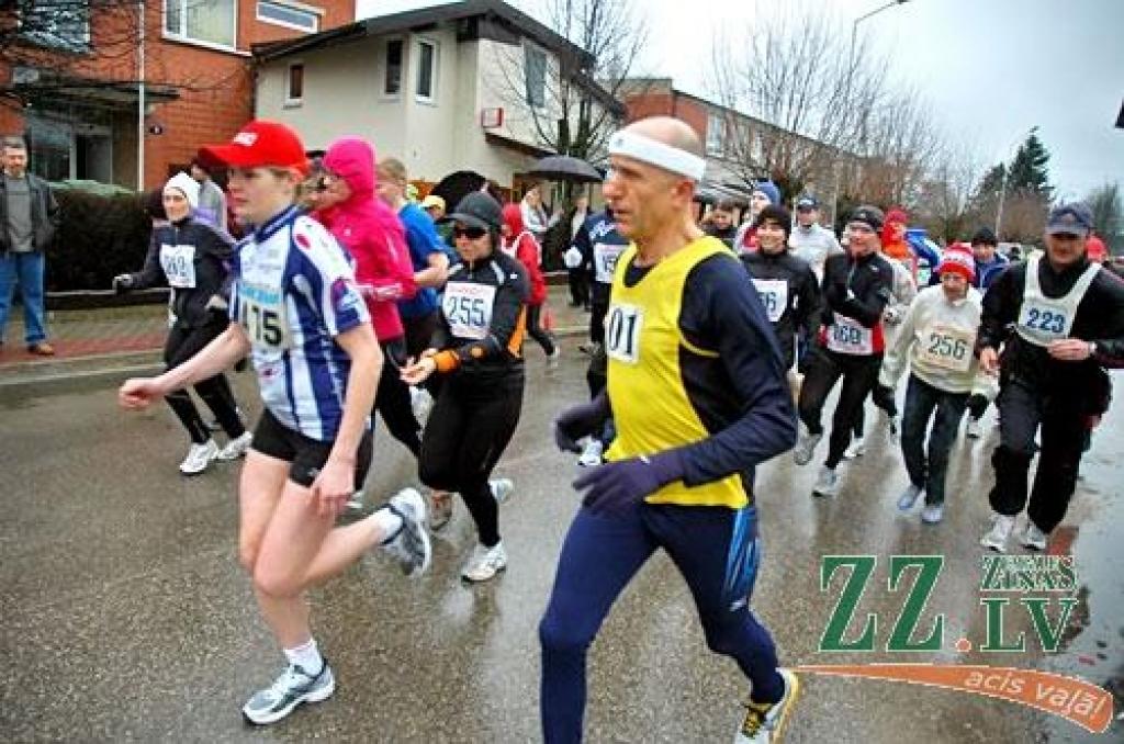 Skrējienā «Ielūdz Ozolnieki» – rekordskaits dalībnieku (ar foto)