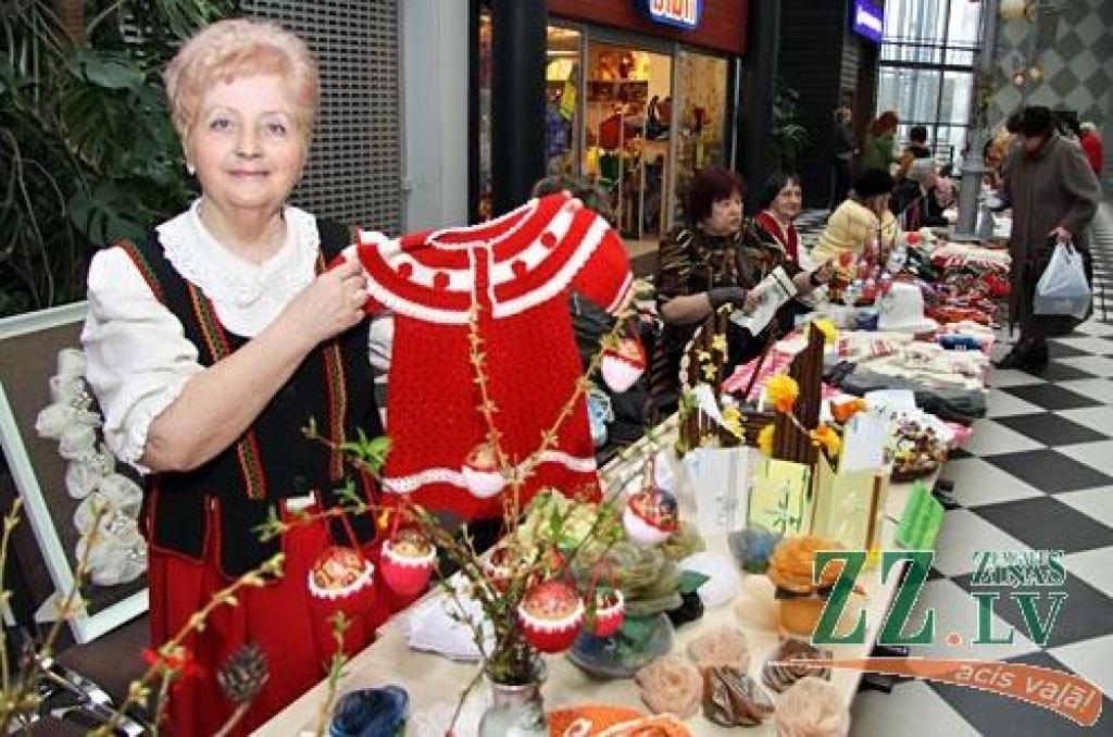 Zeķes, cāļi, peldkostīmi... (ar foto)
