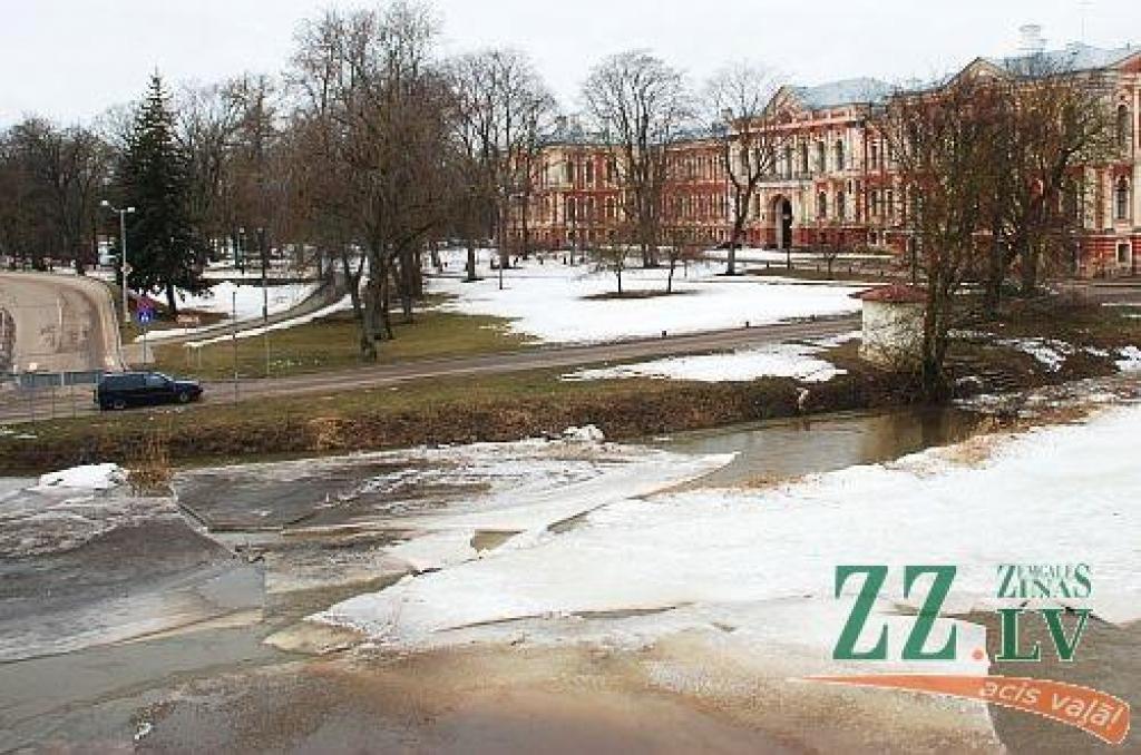 Iespējams, trešdien nevarēs piebraukt pie Jelgavas pils