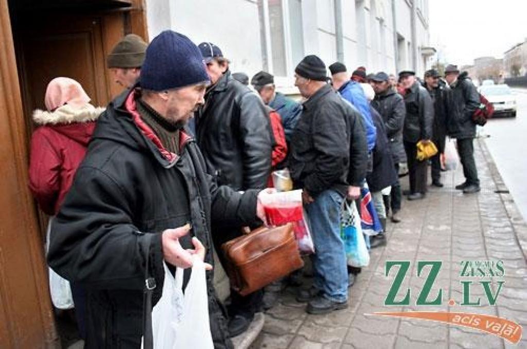 Pašvaldība pārskaita naudu zupas virtuvēm