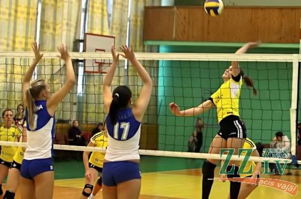 Jelgavas volejbolistes regulāro čempionātu noslēdz 1.vietā (ar foto)