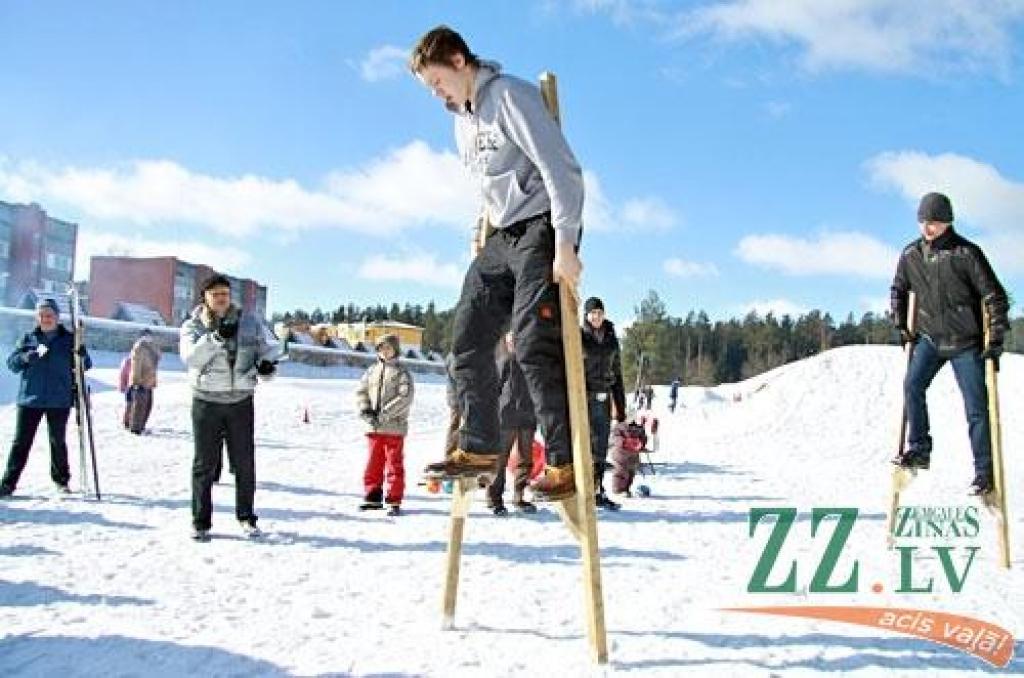 Ozolnieku novadā ar sniega priekiem atvadās no ziemas un lolo citas sportiskas ieceres (ar foto)