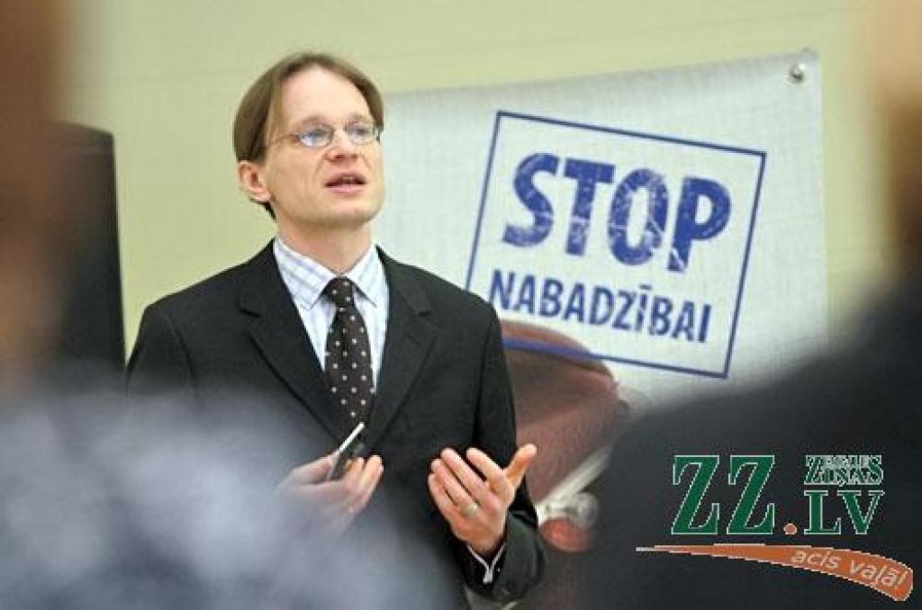 Ar diskusiju pret nabadzību (ar foto)