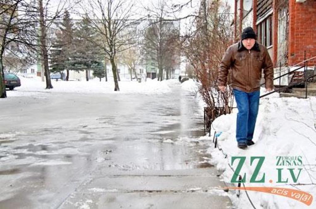 Meiju ceļā likšot laipas (ar foto)