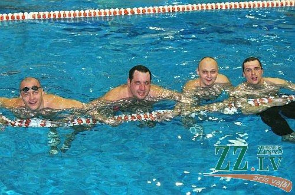 Peldēšanas veterāniem zelts «Baltic Amber Cup 2010»