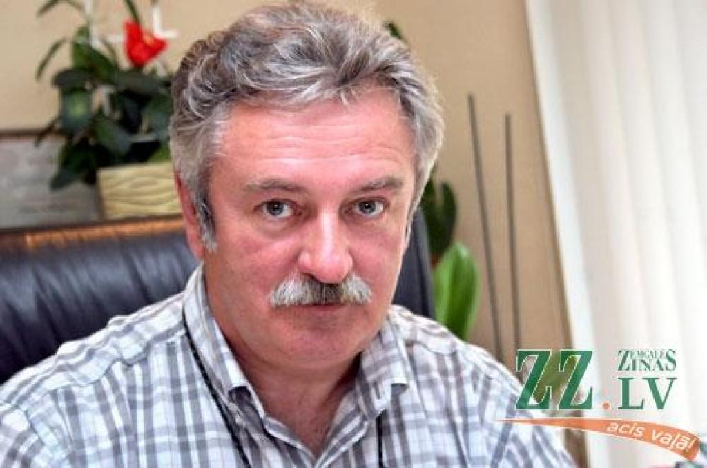 Salkazanovs paliek amatā