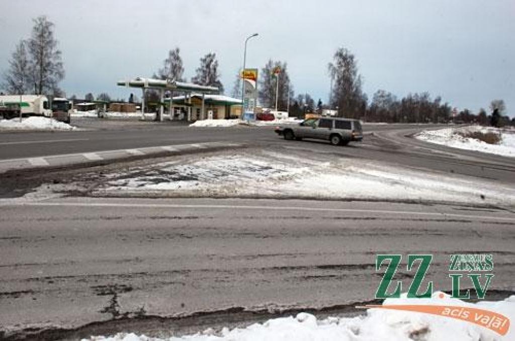 Valgundnieki izvēlas apli Liepājas šosejas krustojumam