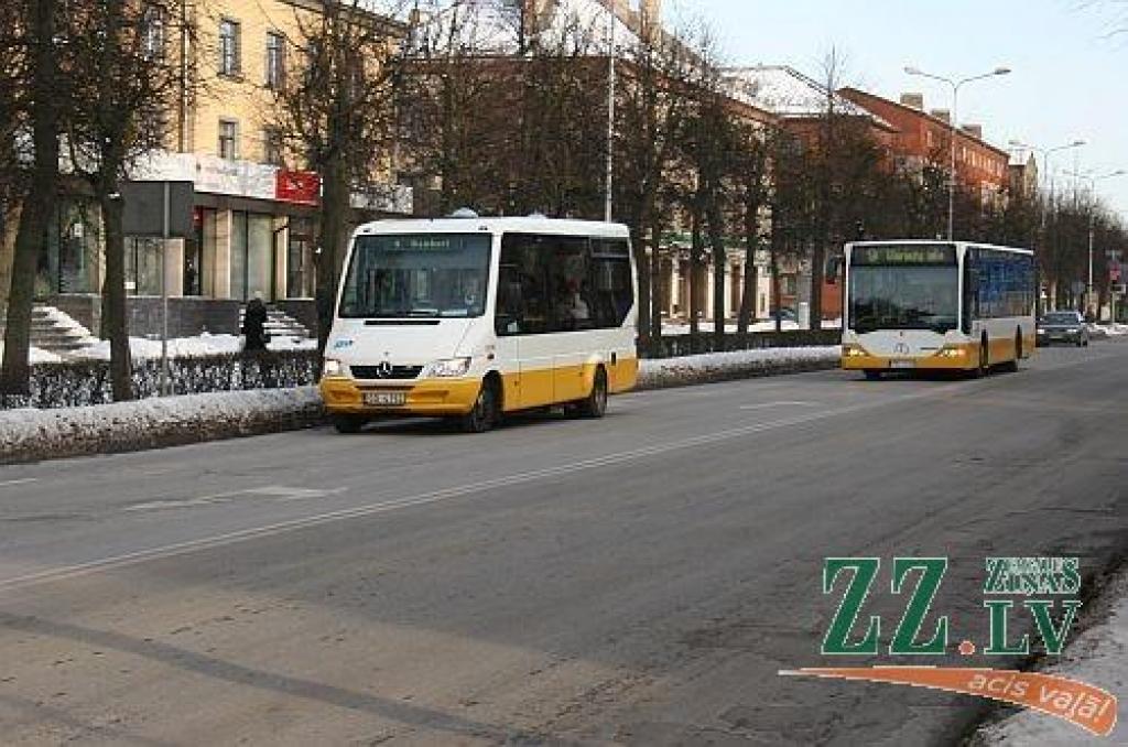 JAP iztirgojis mazos autobusus, ielās palikušie kursē gandrīz tukši