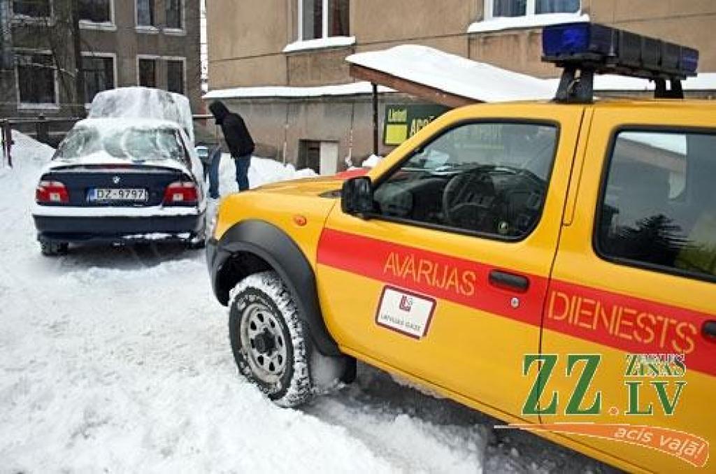 Gāzenieki atklāj «smirdošu» mašīnu (ar foto)