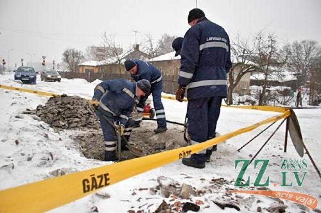 Jelgavā notikusi gāzes noplūde; pilsētai gāzes atslēgšana nedraud (papildināta galerija)