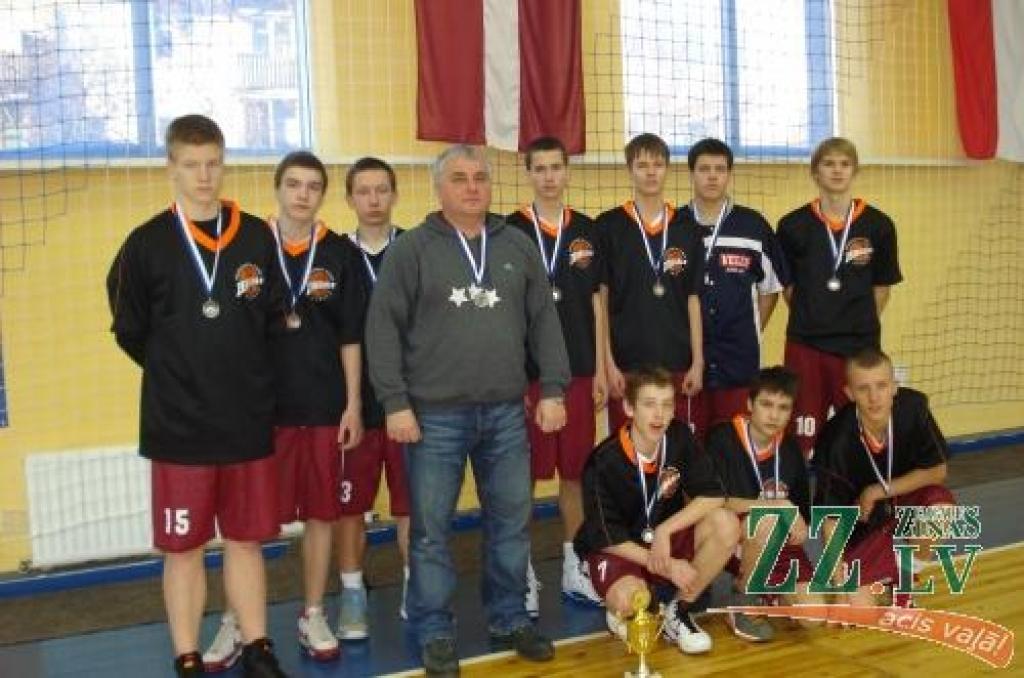 Basketbolisti tēmē uz vietu NEYBL finālā