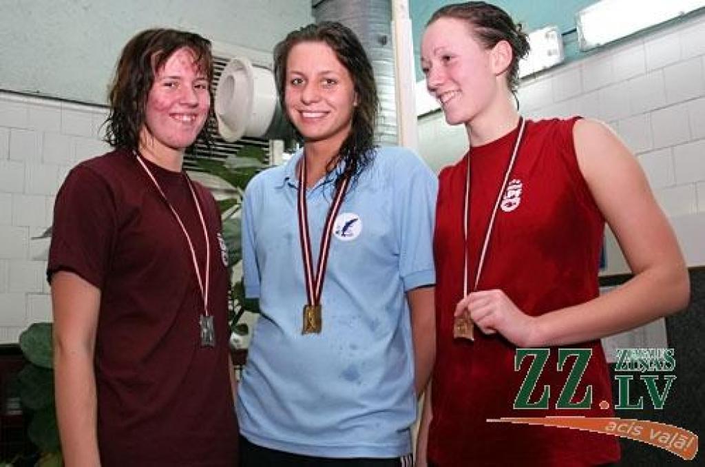 Garajās distancēs peldēšanā – seši zelta medaļnieki (ar foto)
