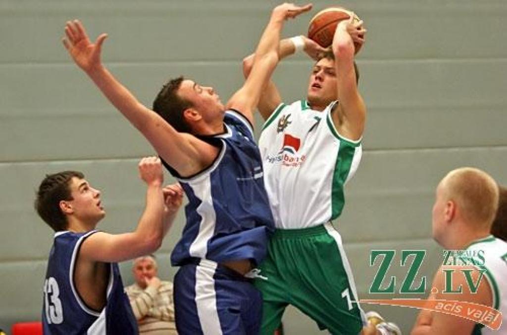Basketbols. Jelgavas studenti līderu trijniekā (ar foto)