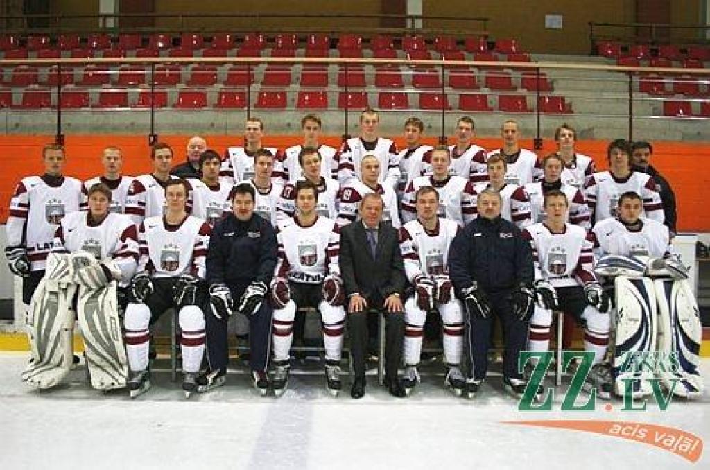 Latvijas U-20 hokeja izlase devusies uz Pasaules čempionātu Kanādā