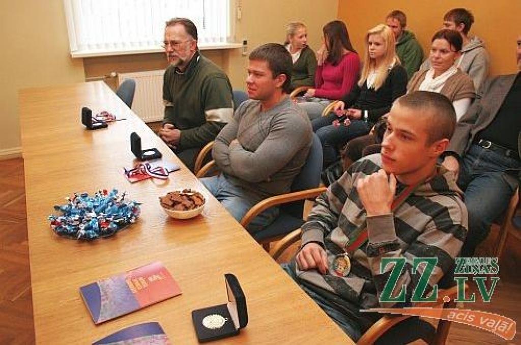 Sumina sportistus par sasniegumiem novembrī