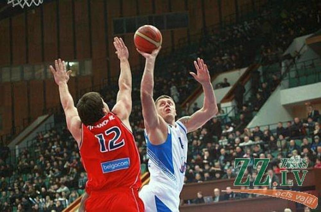 Piecu mēnešu vecumā mirusi Kambalas meitiņa