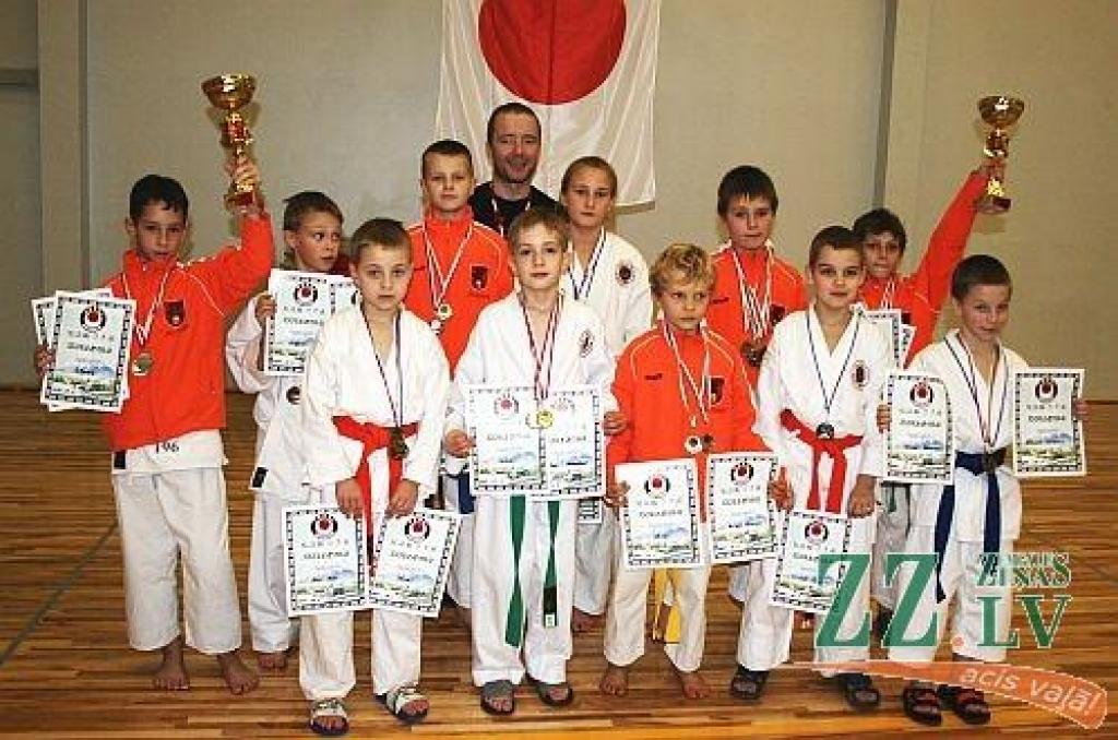 «Shinri» karatistiem panākumi Rīgā