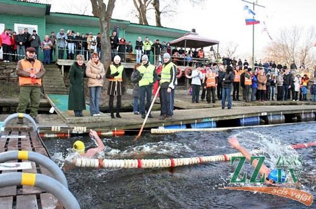 Starptautiskās Ziemas peldēšanas federācijas «roņiem» patīk Lielupē