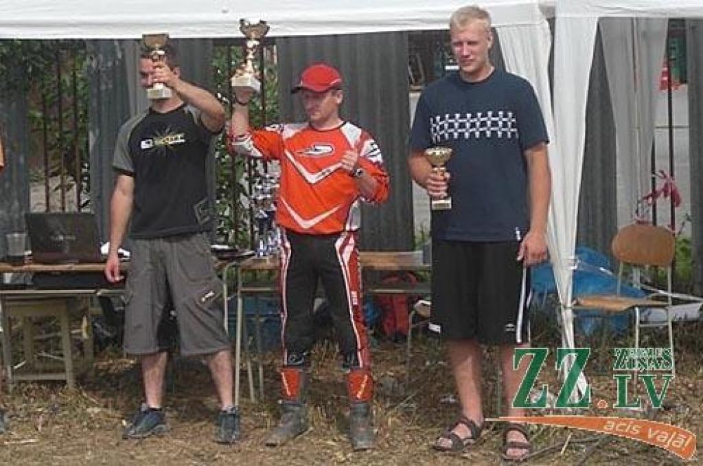 Vērnieks nostiprina vadību Latvijas triāla čempionātā
