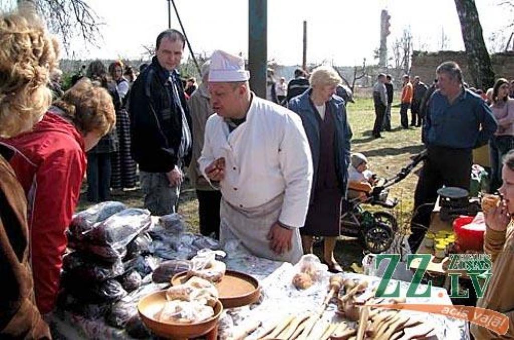 FOTO: Lieldienu jampadracis Valgundē