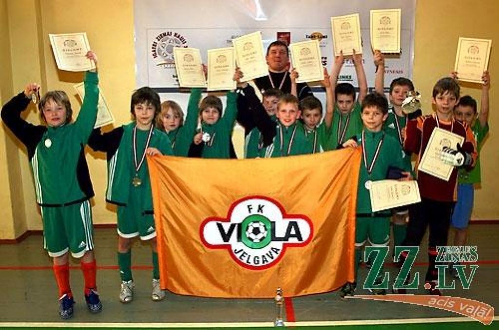 Foto: «Violas» futbolisti uzvar