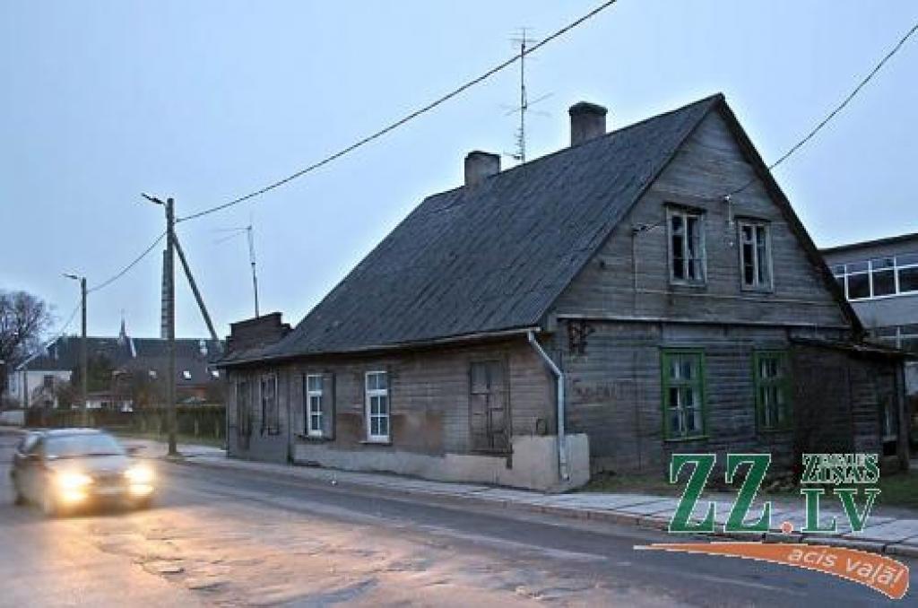 Plāno nojaukt graustu Pulkveža Brieža ielā
