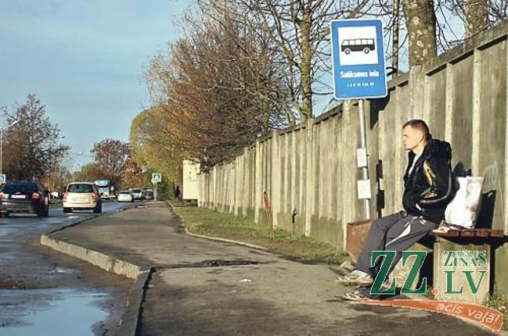 Nekursēs vairāki autobusu reisi