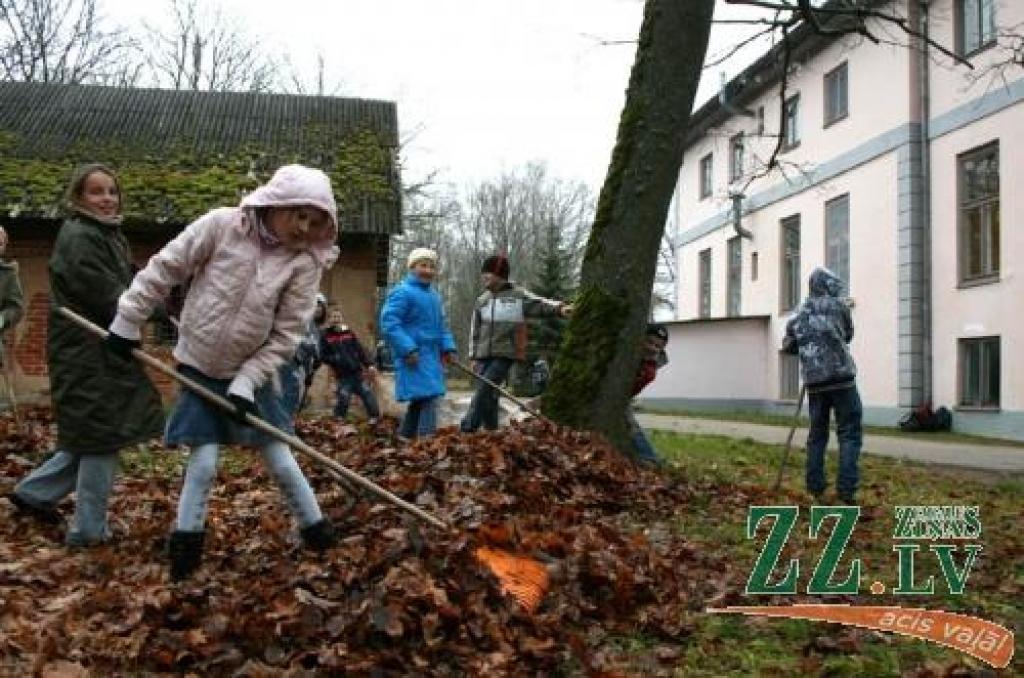 Vilcē sakopj muižas parku