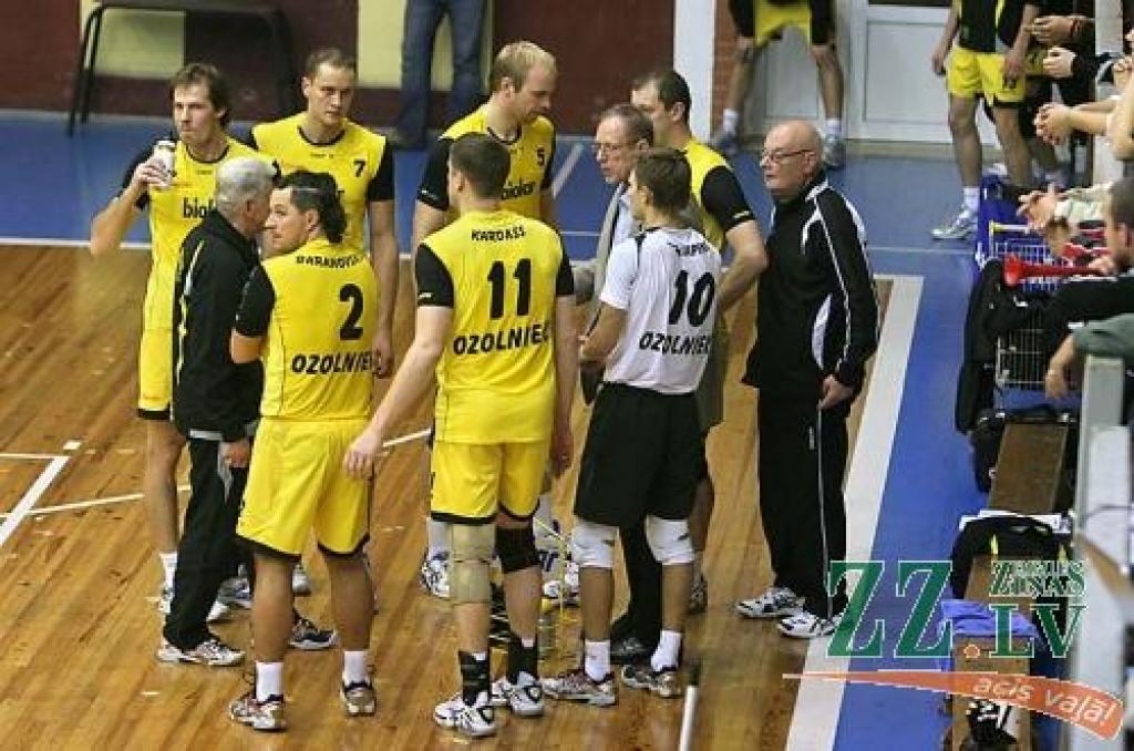 Otrajā spēlē «oži» sīvā cīņā piekāpjas