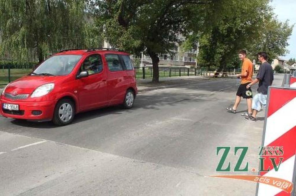 Izveido jaunu ātrumvalni 