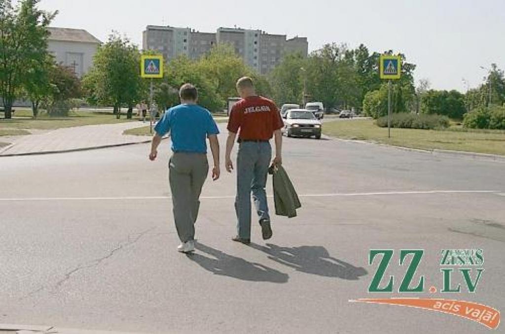 Būs  jaunas ceļa zīmes un gājēju pāreja