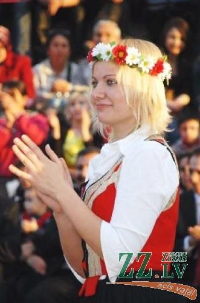 Jaunieši ceļ mūzikas tiltus
