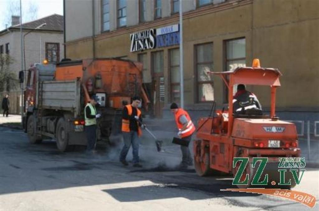 Šogad ielas esot mazāk bedrainas