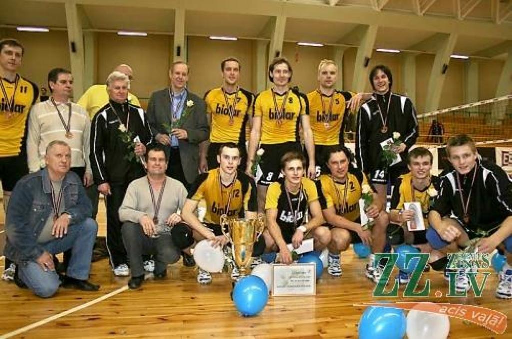 «Ozīši» izcīna bronzu