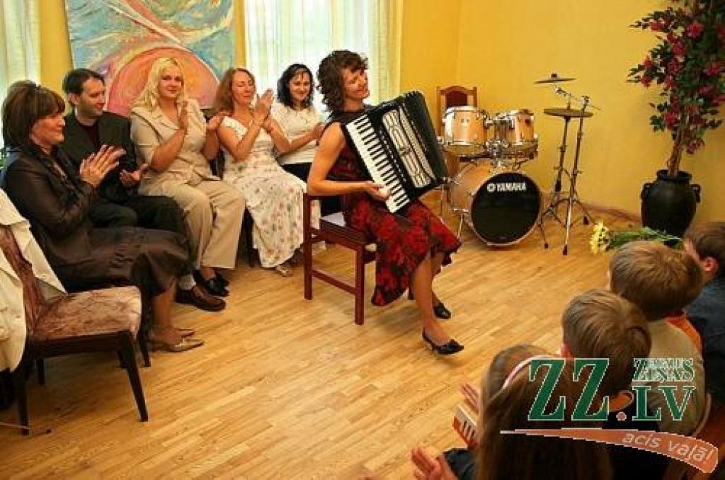 Atklāta Ozolnieku mūzikas skola