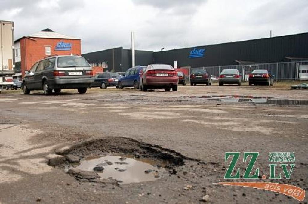 Jaunsleinis: Līdz rudenim jāsakārto autoceļi, pretējā gadījumā reģionos transporta kustība var apstāties